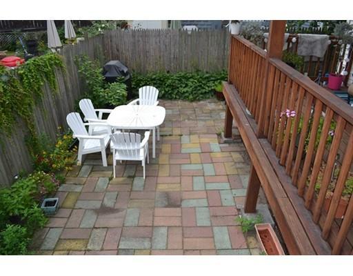 3 bed, 1 bath apartment for rent at 33 Bromfield Rd Unit 1, Tufts — photo 11 of 13