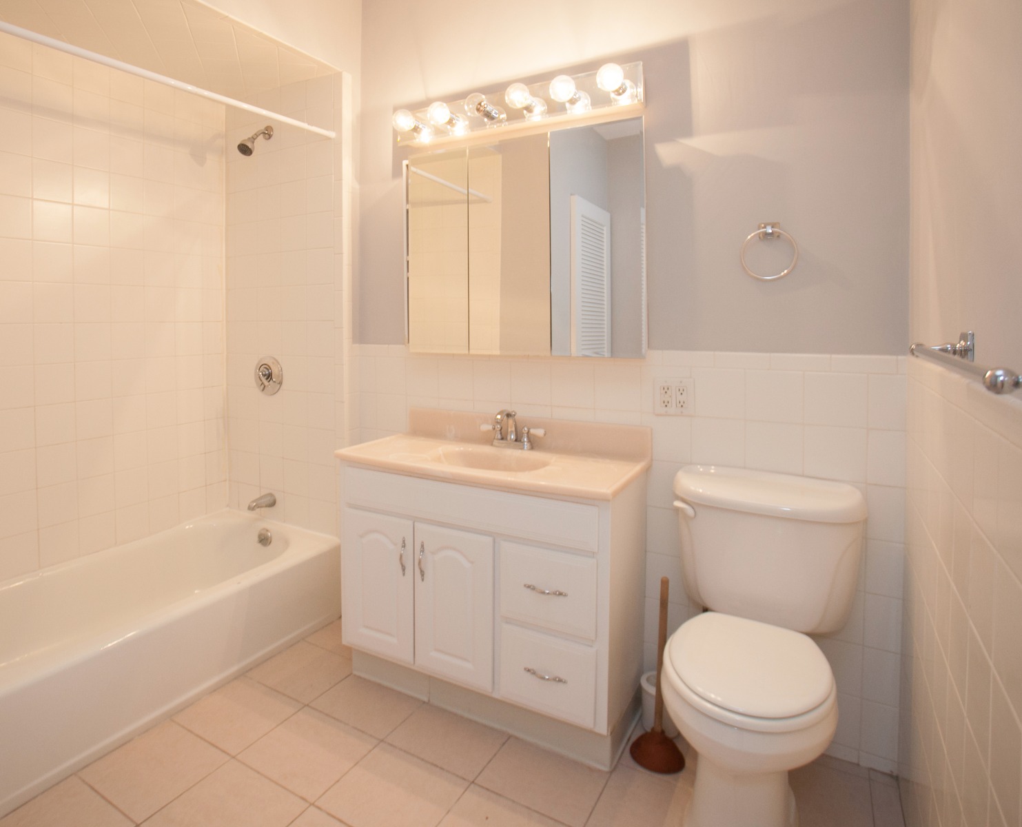 3 bed, 1 bath apartment for rent at 33 Bromfield Rd Unit 1, Tufts — photo 10 of 13