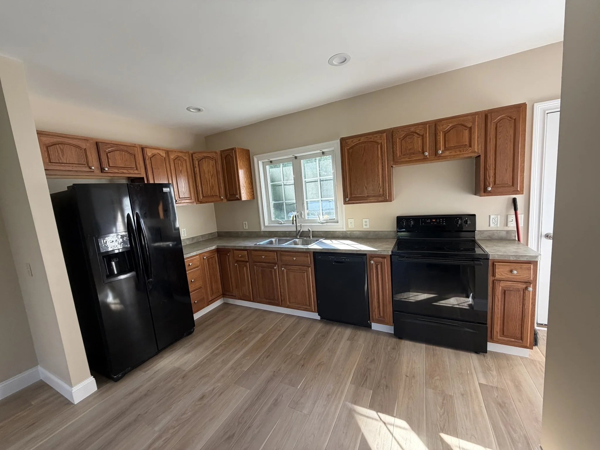 1 bed, 1 bath apartment for rent at 33 Brunelle Dr Unit 2, Rutland — photo 4 of 12