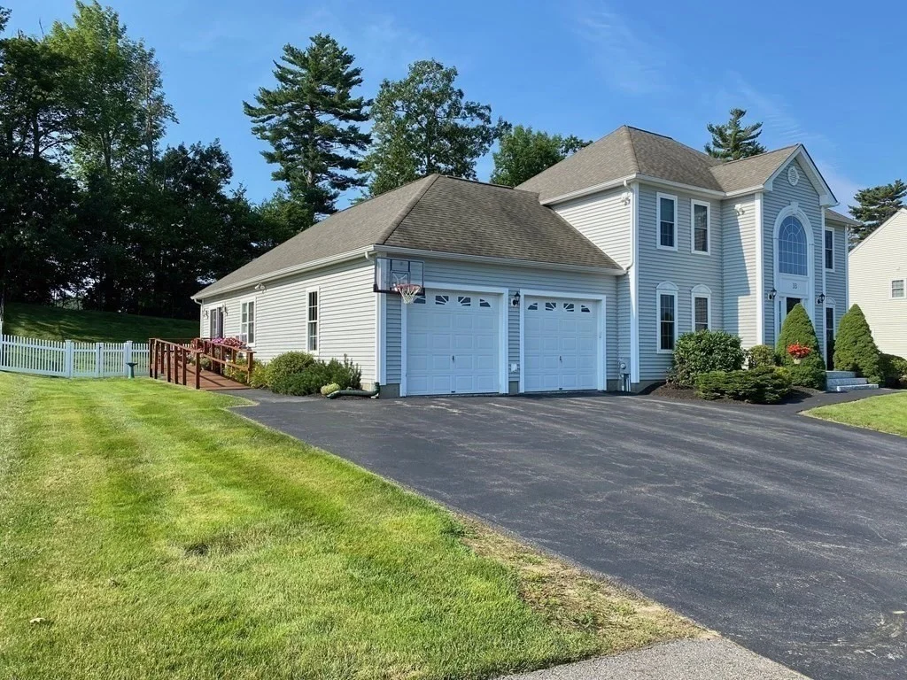 1 bed, 1 bath apartment for rent at 33 Brunelle Dr Unit 2, Rutland — photo 1 of 12