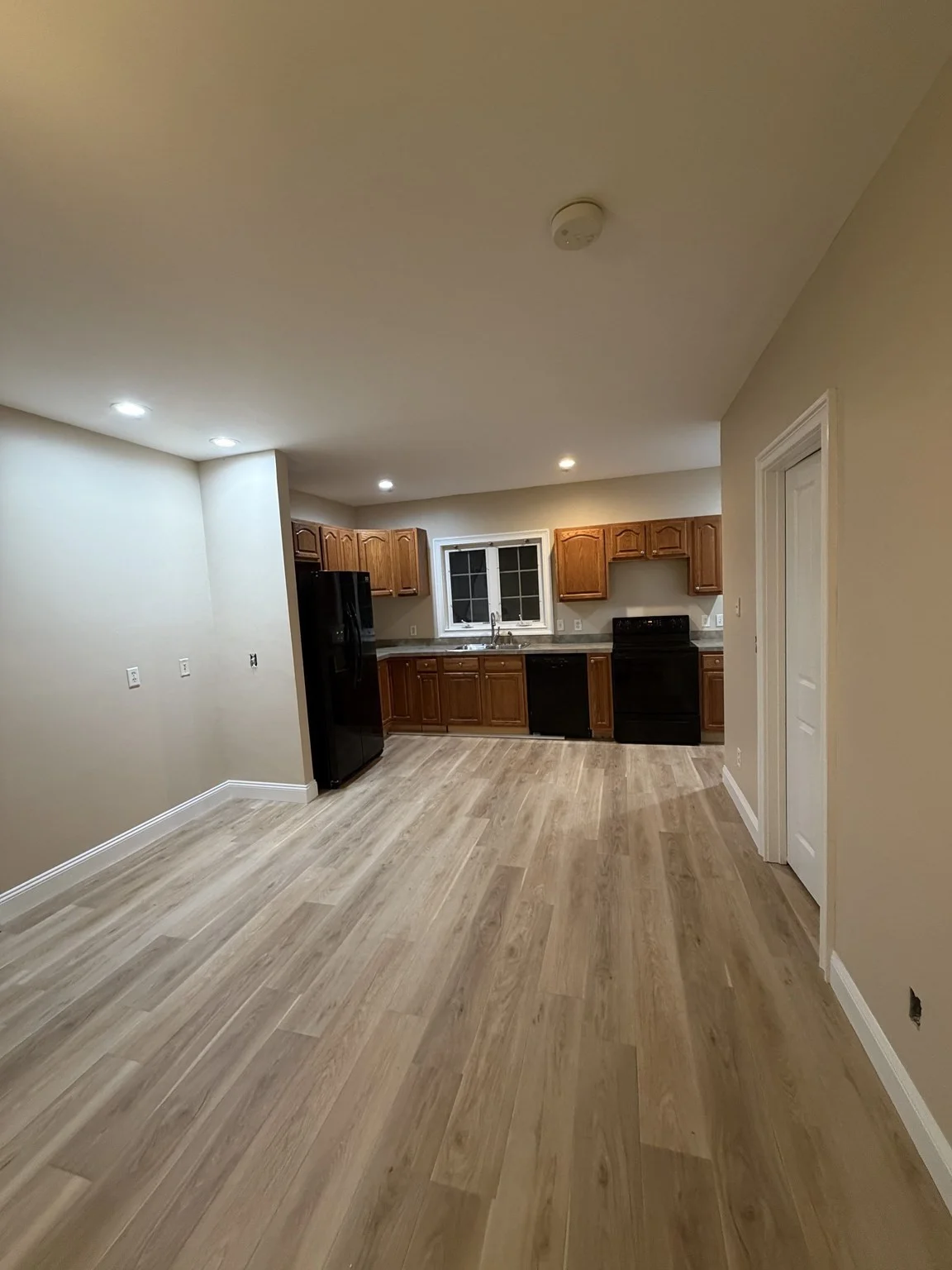 1 bed, 1 bath apartment for rent at 33 Brunelle Dr Unit 2, Rutland — photo 6 of 12