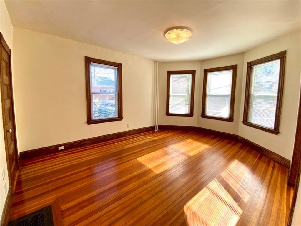 3 bed, 2 bath apartment for rent at 33 Calumet St Unit 1, Mission Hill — photo 4 of 16