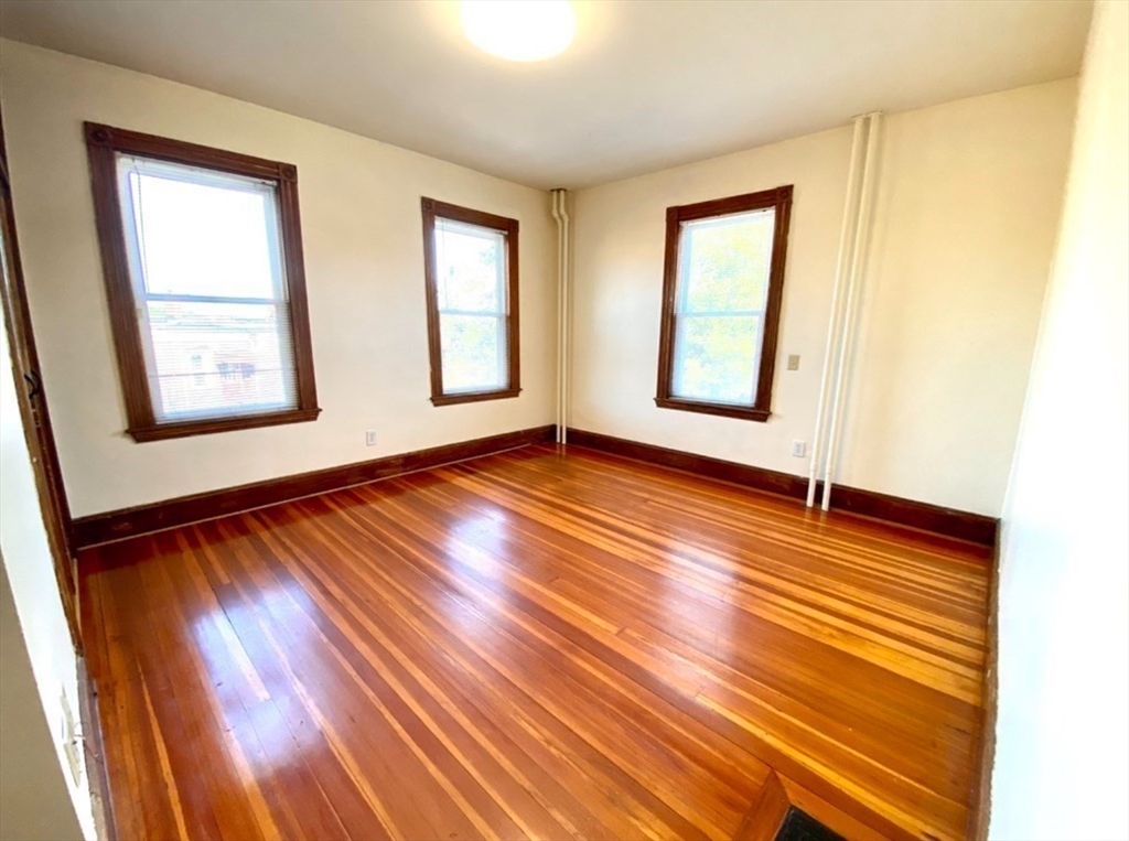 3 bed, 2 bath apartment for rent at 33 Calumet St Unit 1, Mission Hill — photo 7 of 16