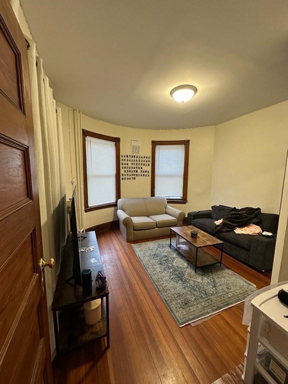 4 bed, 2 bath apartment for rent at 33 Calumet St Unit 2, Mission Hill — photo 7 of 14