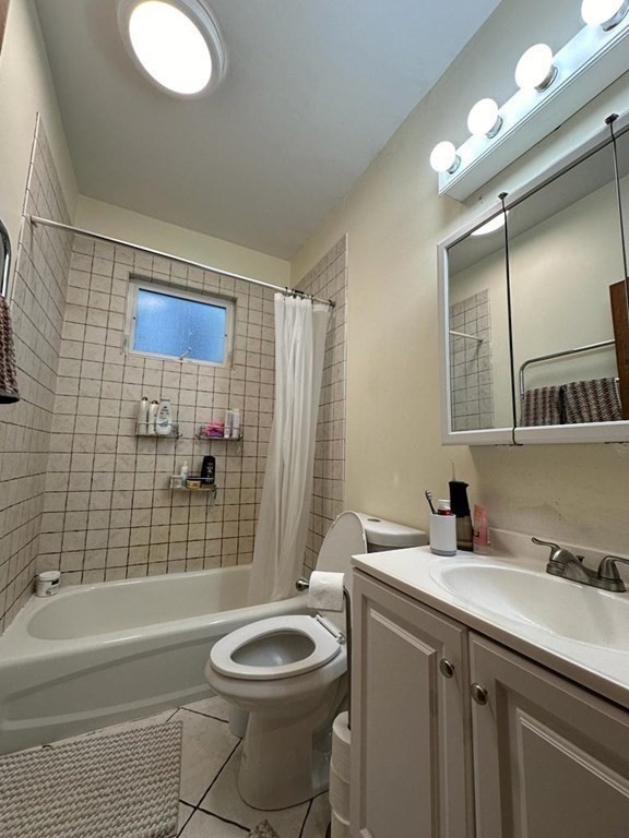 4 bed, 2 bath apartment for rent at 33 Calumet St Unit 2, Mission Hill — photo 9 of 14