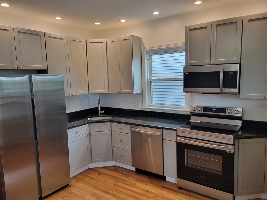 4 bed, 2 bath apartment for rent at 33 Calumet St Unit 3, Mission Hill — photo 9 of 15