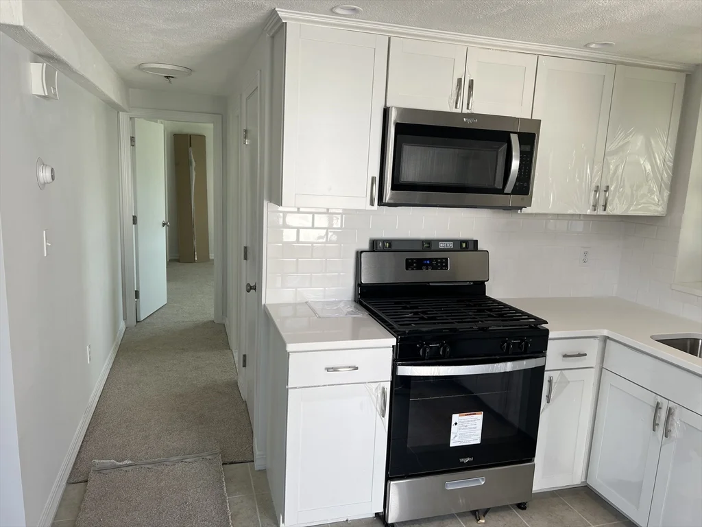 1 bed, 1 bath apartment for rent at 33 Central St Unit 1, Winthrop — photo 4 of 11