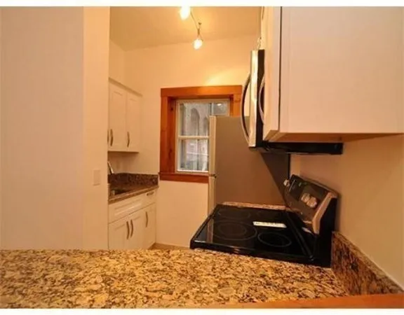 1 bed, 1 bath apartment for rent at 33 Charter St Unit 1, North End — photo 7 of 15