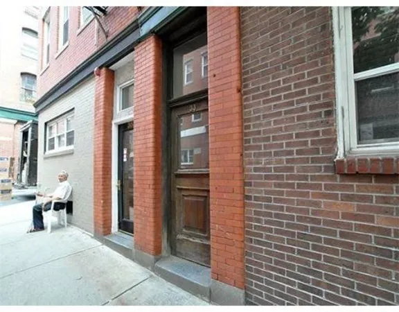 1 bed, 1 bath apartment for rent at 33 Charter St Unit 1, North End — photo 15 of 15