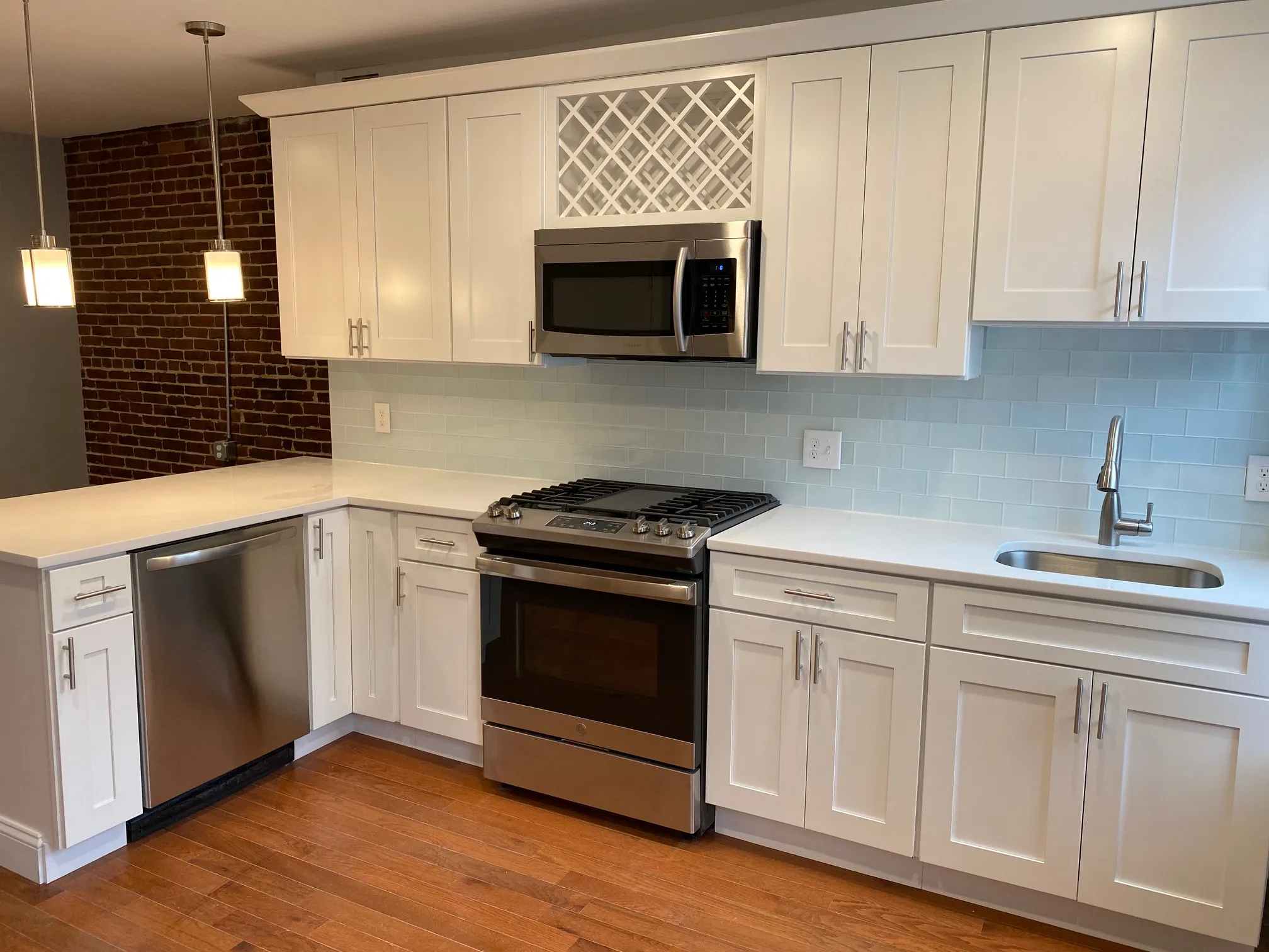 2 bed, 1 bath apartment for rent at 33 Chelsea St Unit 33-3, East Boston