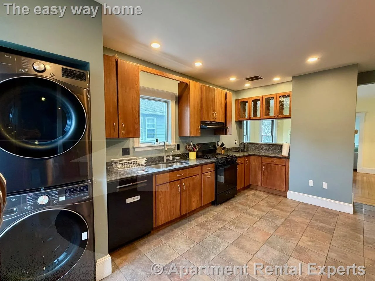4 bed, 1 bath apartment for rent at 33 Chetwynd Rd, Tufts — photo 1 of 14