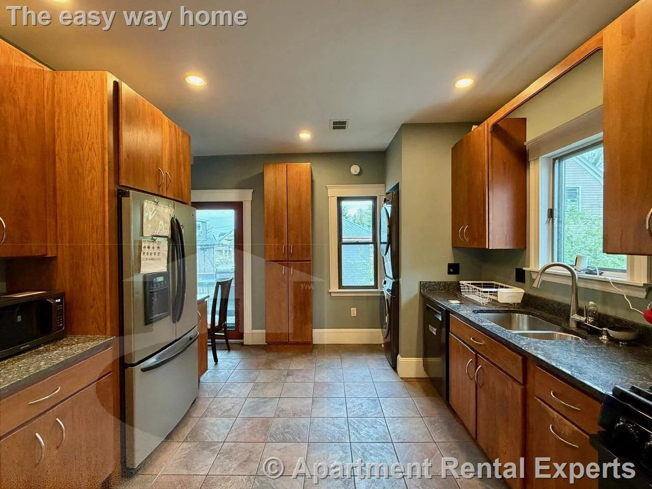 4 bed, 1 bath apartment for rent at 33 Chetwynd Rd, Tufts — photo 3 of 14