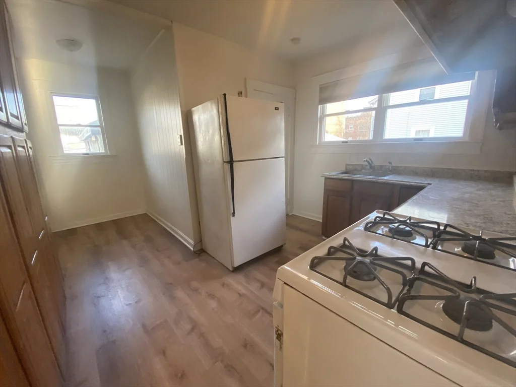 3 bed, 1 bath apartment for rent at 33 Claymoss Rd Unit 1, Brighton — photo 8 of 10