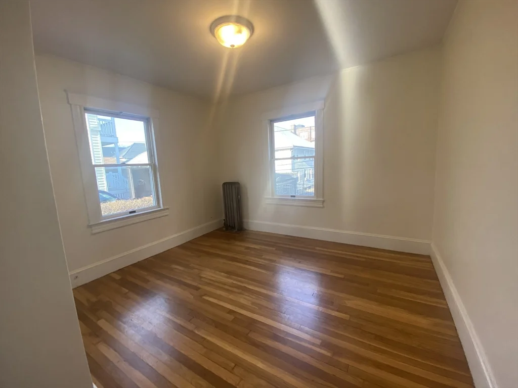 3 bed, 1 bath apartment for rent at 33 Claymoss Rd Unit 1, Brighton — photo 6 of 10