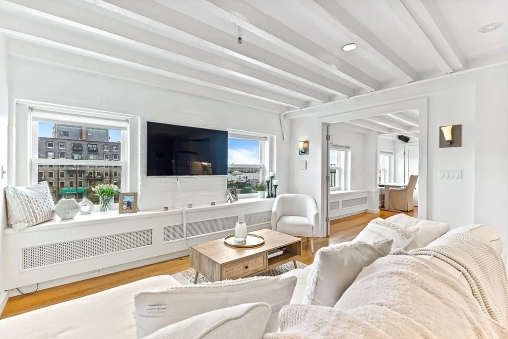 1 bed, 1 bath apartment for rent at 33 Commercial Wharf East Unit 44, Boston Downtown