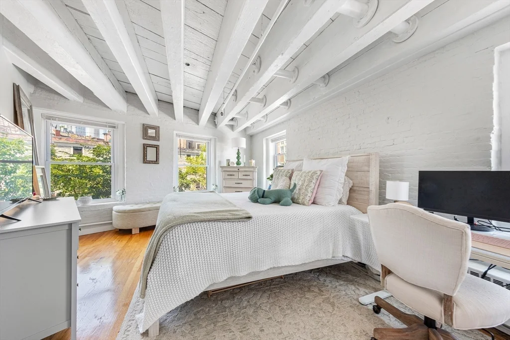 2 bed, 1 bath apartment for rent at 33 Commercial Wharf Unit 32, Boston Downtown — photo 15 of 26