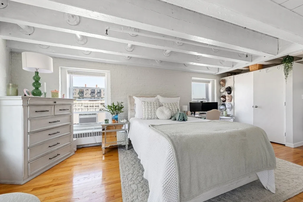 2 bed, 1 bath apartment for rent at 33 Commercial Wharf Unit 32, Boston Downtown — photo 16 of 26