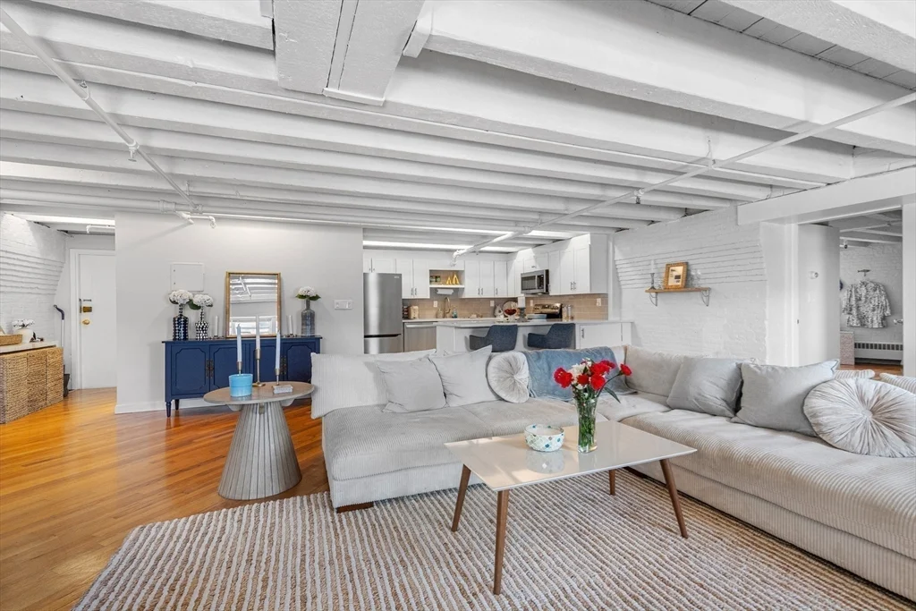 2 bed, 1 bath apartment for rent at 33 Commercial Wharf Unit 32, Boston Downtown — photo 6 of 26