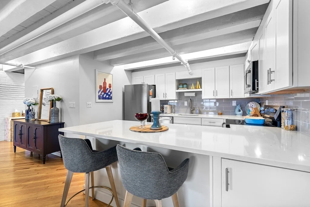 2 bed, 1 bath apartment for rent at 33 Commercial Wharf Unit 32, Boston Downtown — photo 9 of 26