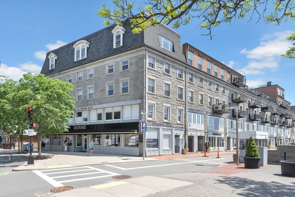 2 bed, 1 bath apartment for rent at 33 Commercial Wharf Unit 32, Boston Downtown