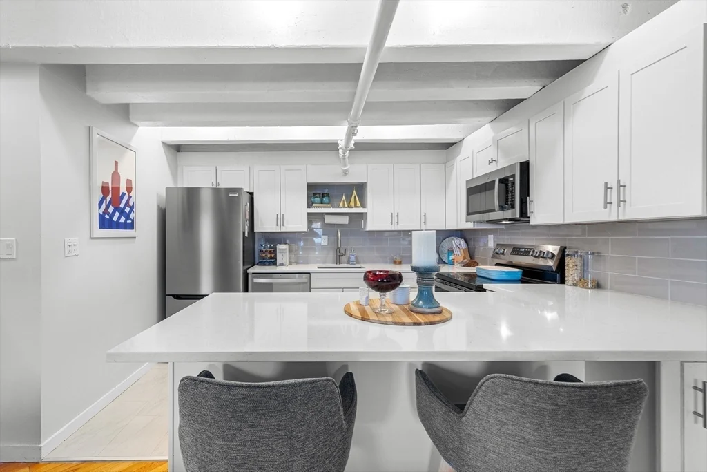 2 bed, 1 bath apartment for rent at 33 Commercial Wharf Unit 32, Boston Downtown — photo 10 of 26