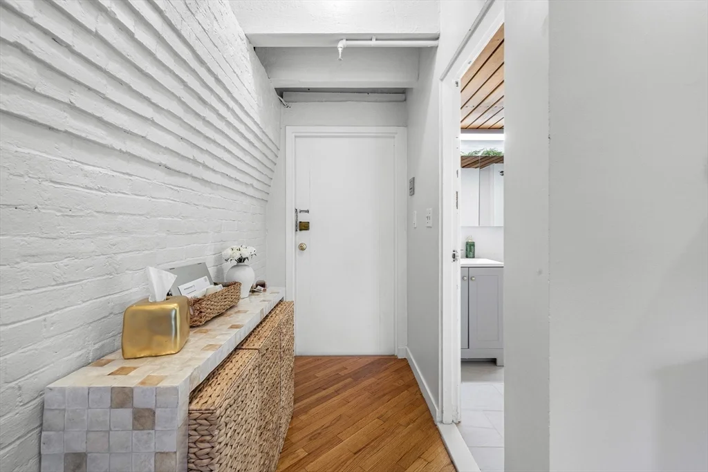 2 bed, 1 bath apartment for rent at 33 Commercial Wharf Unit 32, Boston Downtown — photo 13 of 26