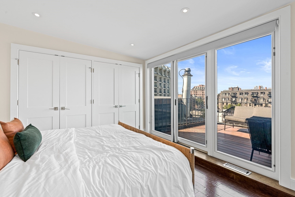 2 bed, 2 bath apartment for rent at 33 Commercial Wharf Unit 52, Waterfront — photo 16 of 30
