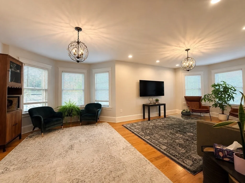 4 bed, 2 bath apartment for rent at 33 Ct Unit 2, Winthrop — photo 8 of 36