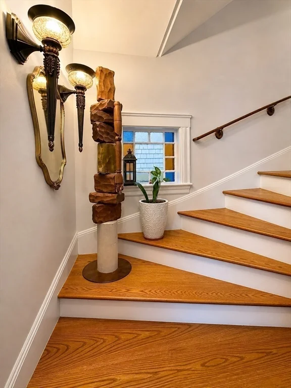 4 bed, 2 bath apartment for rent at 33 Ct Unit 2, Winthrop — photo 6 of 36