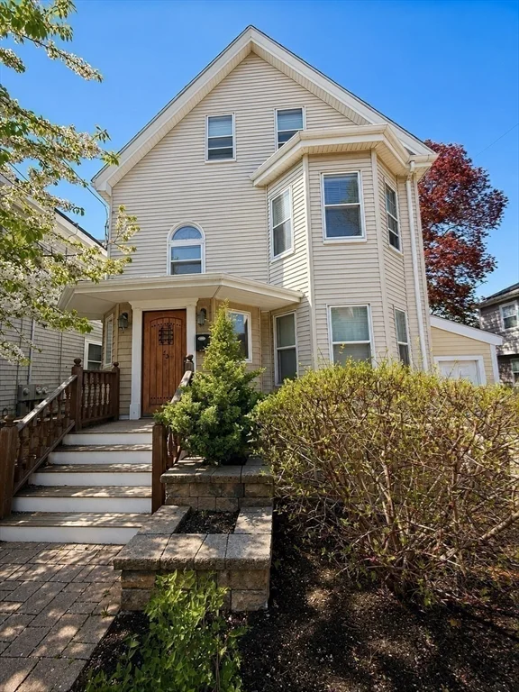 4 bed, 2 bath apartment for rent at 33 Ct Unit 2, Winthrop — photo 4 of 36