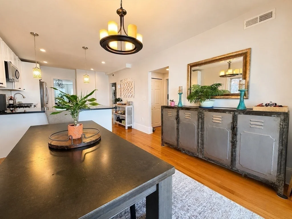 4 bed, 2 bath apartment for rent at 33 Ct Unit 2, Winthrop — photo 19 of 36
