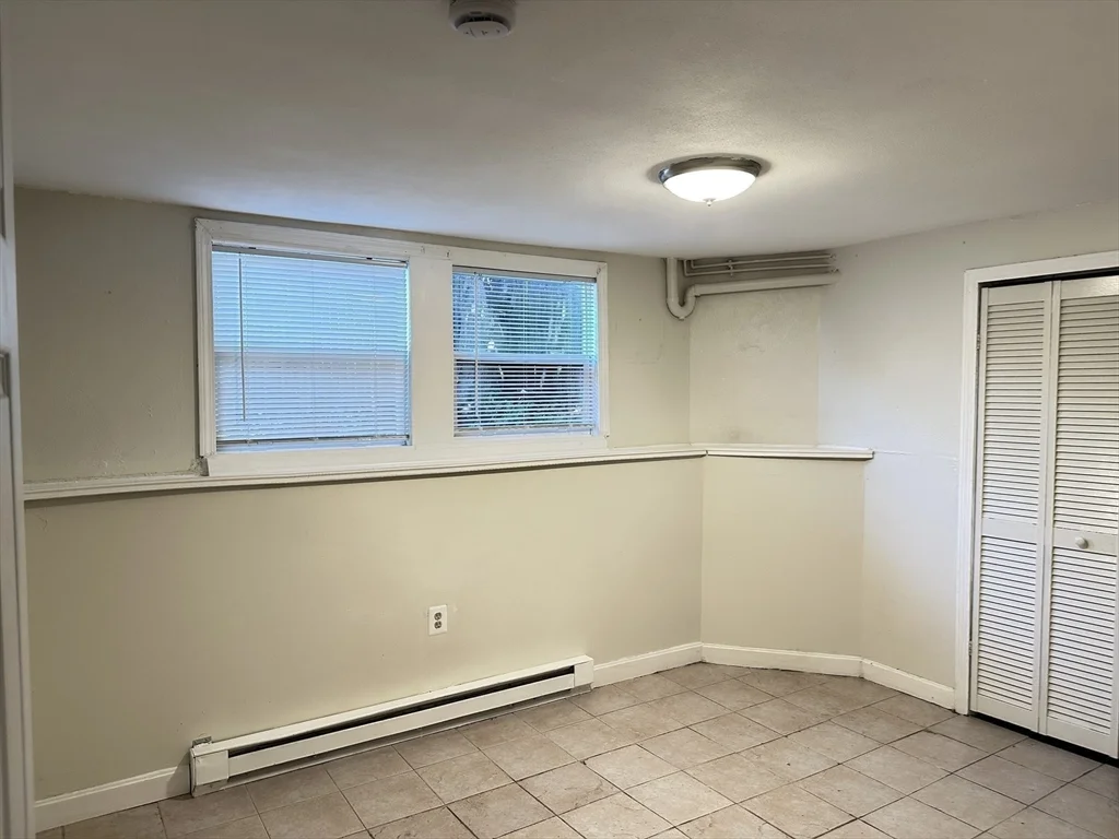 2 bed, 1 bath apartment for rent at 33 Curry Cir Unit 1-A, Swampscott — photo 12 of 20