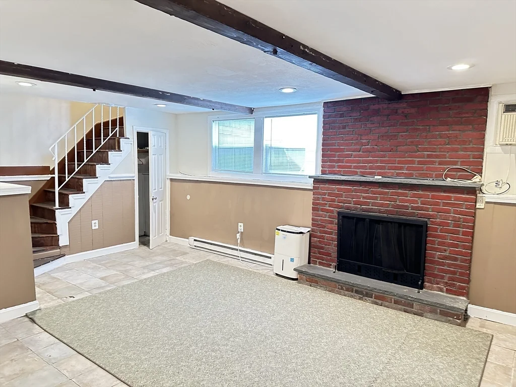 2 bed, 1 bath apartment for rent at 33 Curry Cir Unit 1-A, Swampscott — photo 4 of 20