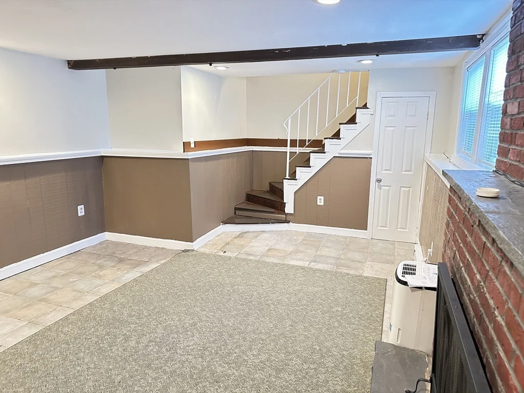 2 bed, 1 bath apartment for rent at 33 Curry Cir Unit 1-A, Swampscott — photo 5 of 20