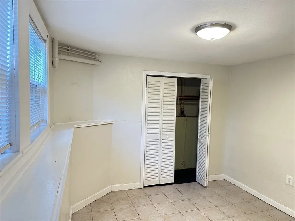 2 bed, 1 bath apartment for rent at 33 Curry Cir Unit 1-A, Swampscott — photo 13 of 20