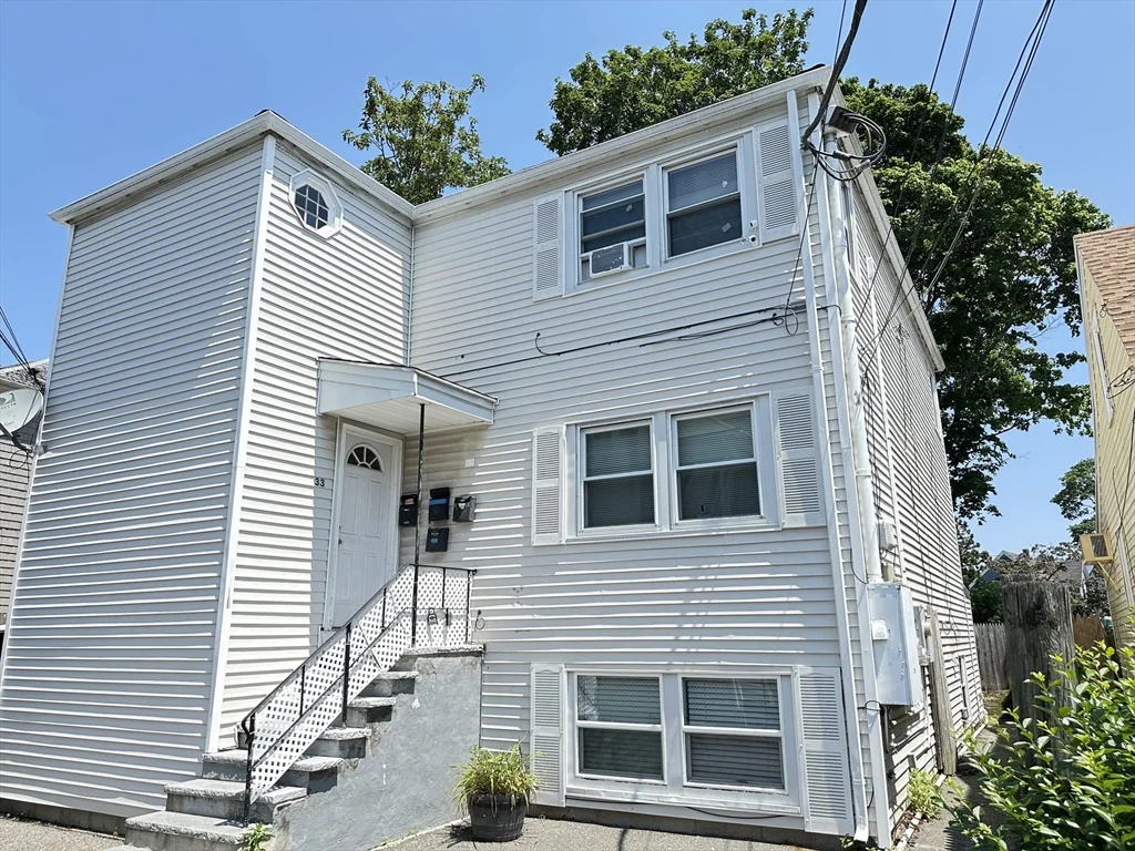 2 bed, 1 bath apartment for rent at 33 Curry Cir Unit 1-A, Swampscott