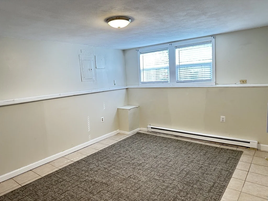 2 bed, 1 bath apartment for rent at 33 Curry Cir Unit 1-A, Swampscott — photo 10 of 20