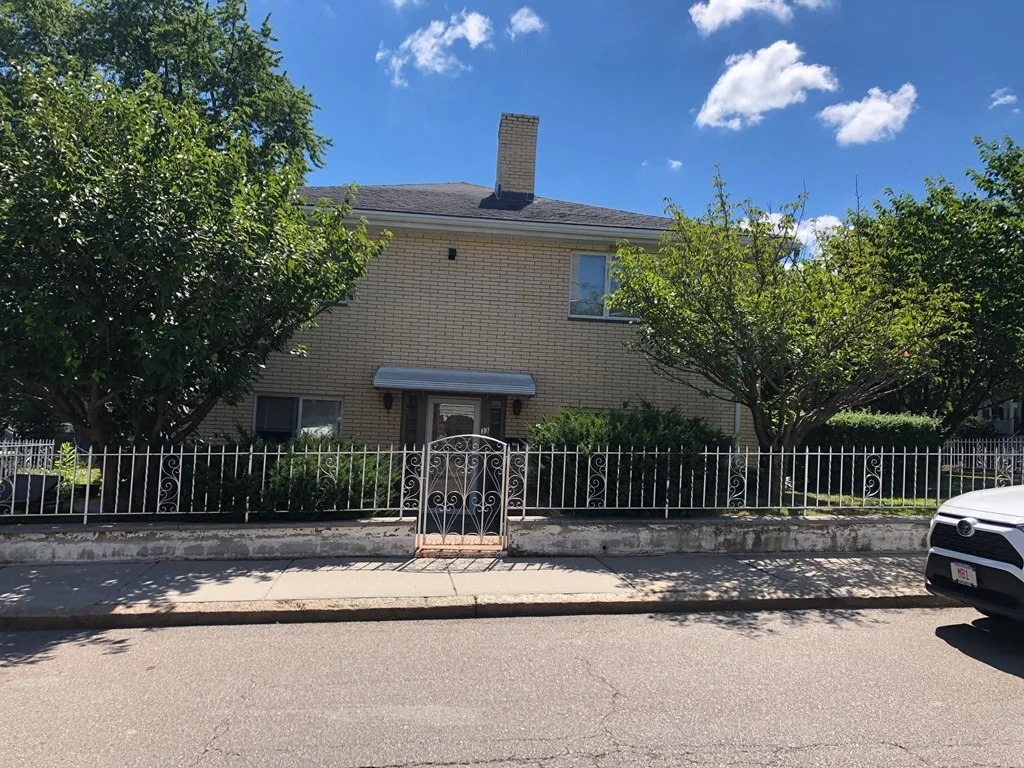 2 bed, 1 bath apartment for rent at 33 Curtis Ave Unit 1, Teele Square — photo 1 of 16