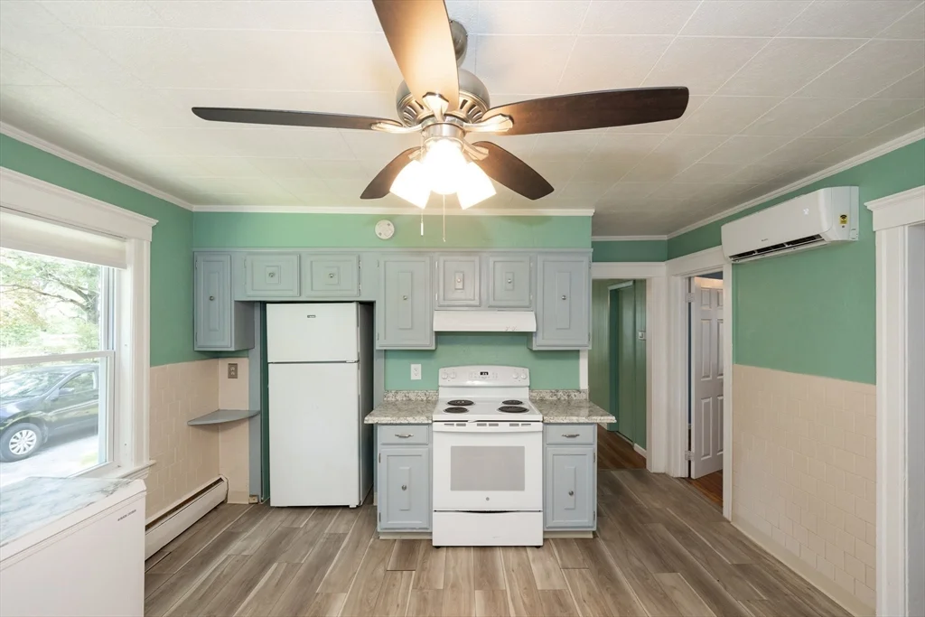 3 bed, 1 bath apartment for rent at 33 Dane Ave Unit 1, Worcester — photo 8 of 21