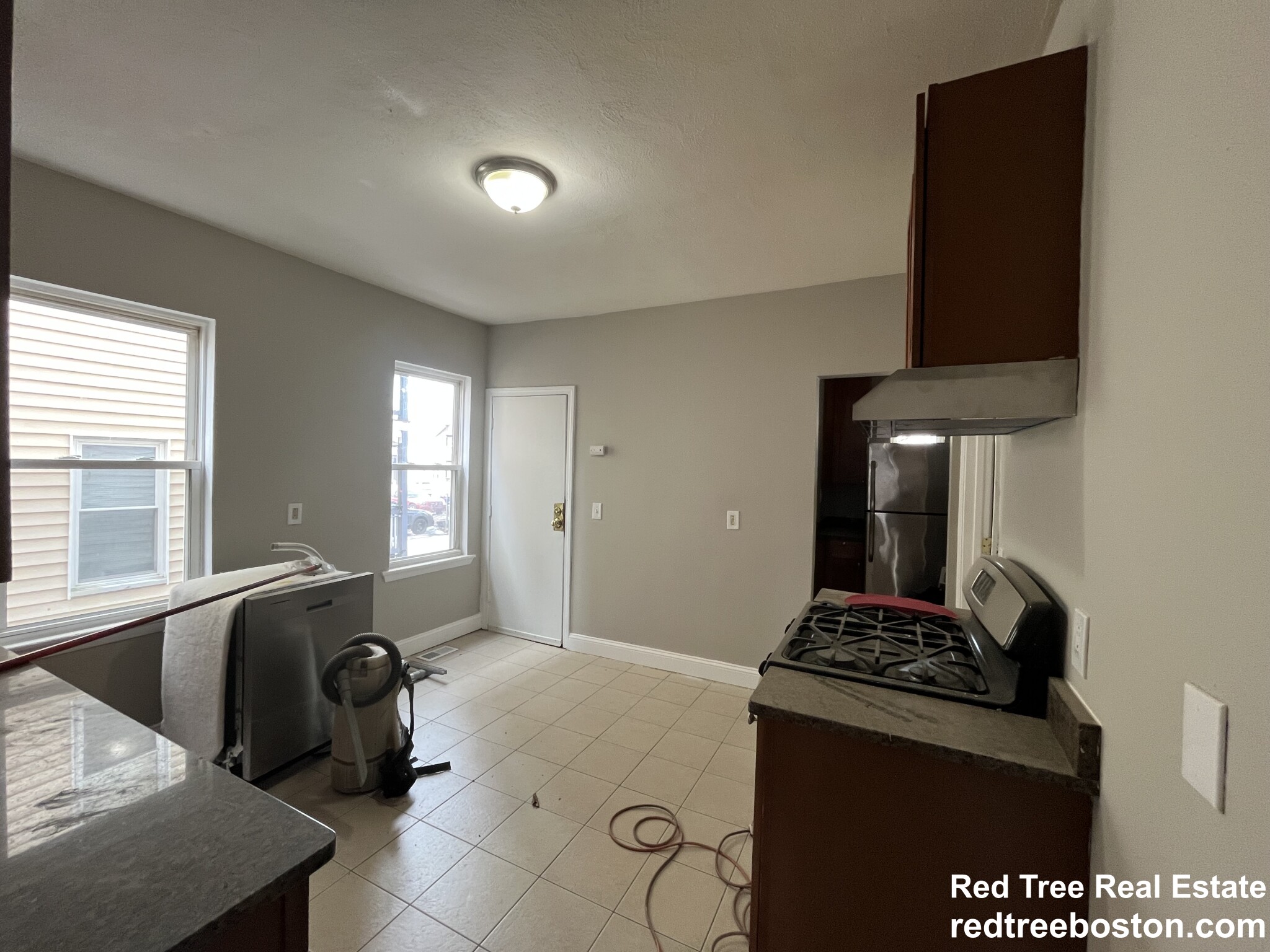 3 bed, 1 bath apartment for rent at 33 Dunlap St Unit 1, Dorchester — photo 8 of 13