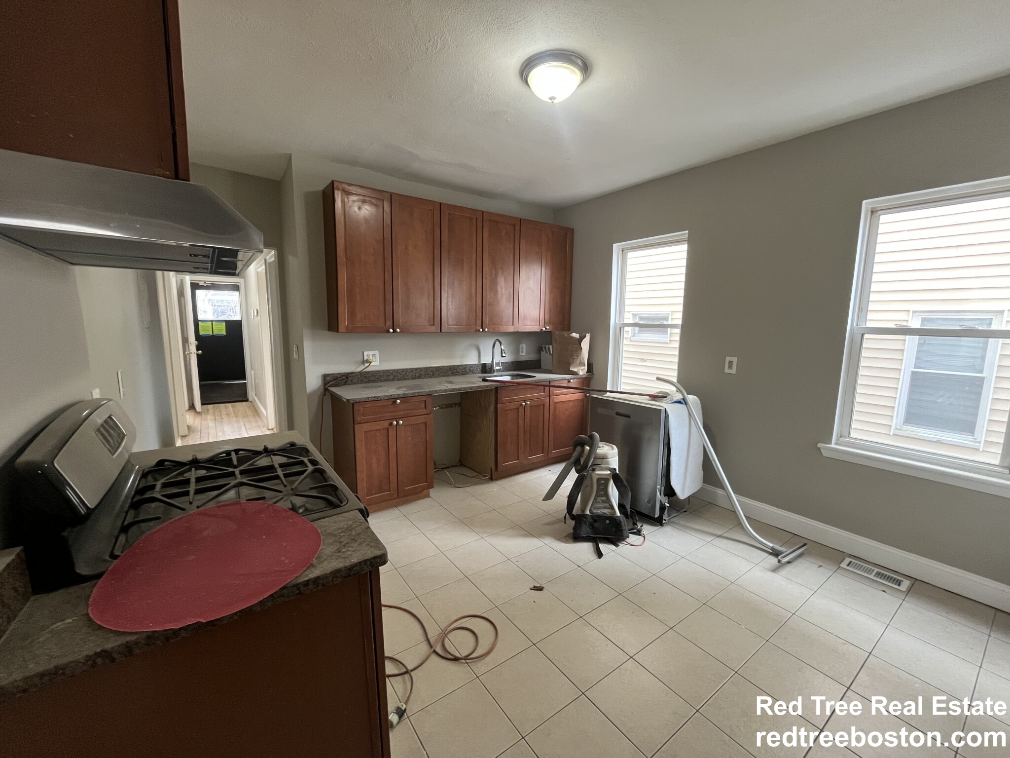 3 bed, 1 bath apartment for rent at 33 Dunlap St Unit 1, Dorchester — photo 10 of 13