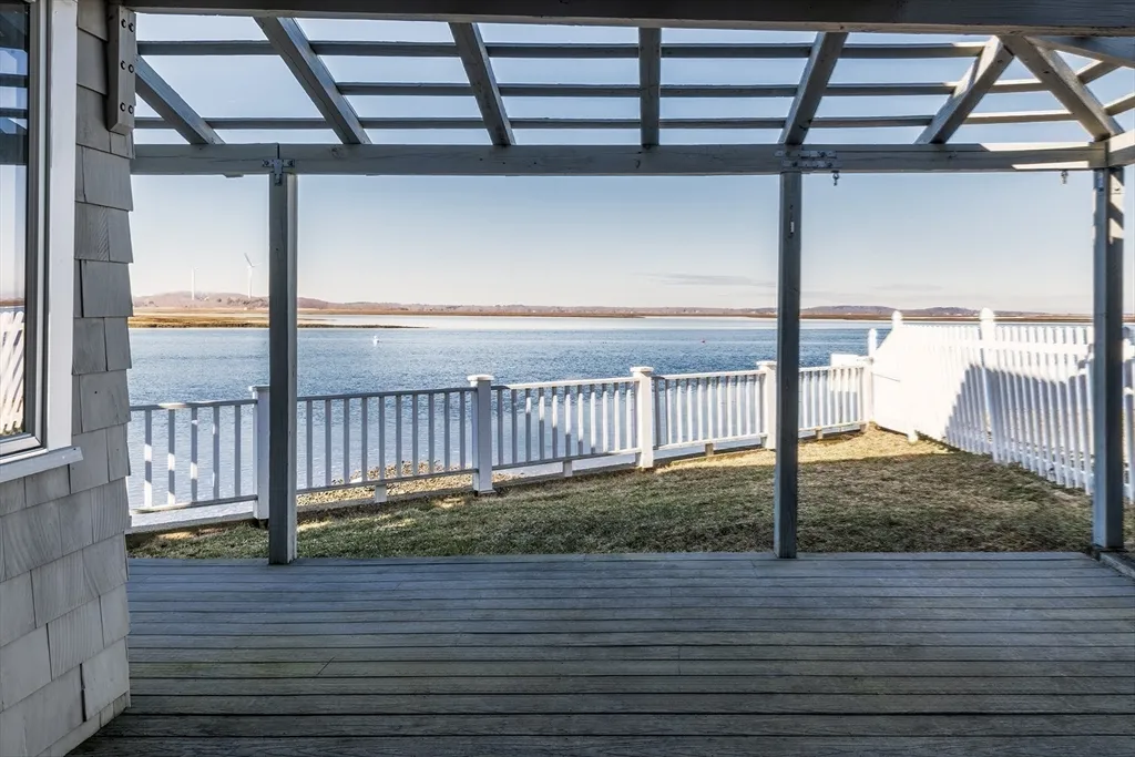 3 bed, 2 bath apartment for rent at 33 Eagle Hill Rd, Great Neck — photo 33 of 42