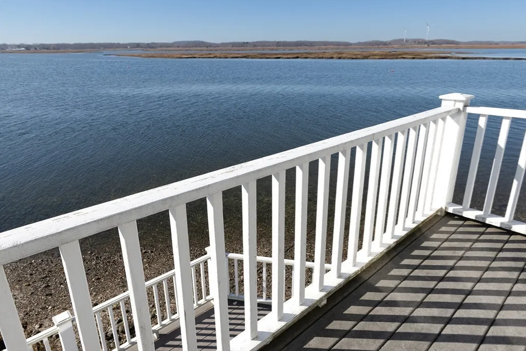 3 bed, 2 bath apartment for rent at 33 Eagle Hill Rd, Great Neck — photo 13 of 42