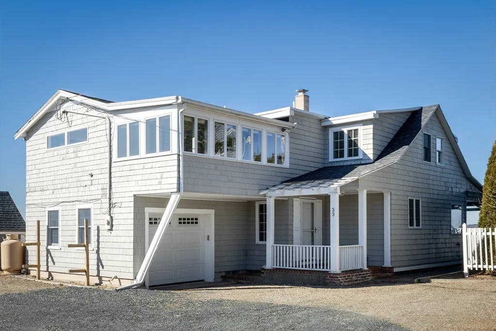 3 bed, 2 bath apartment for rent at 33 Eagle Hill Rd, Great Neck — photo 3 of 42