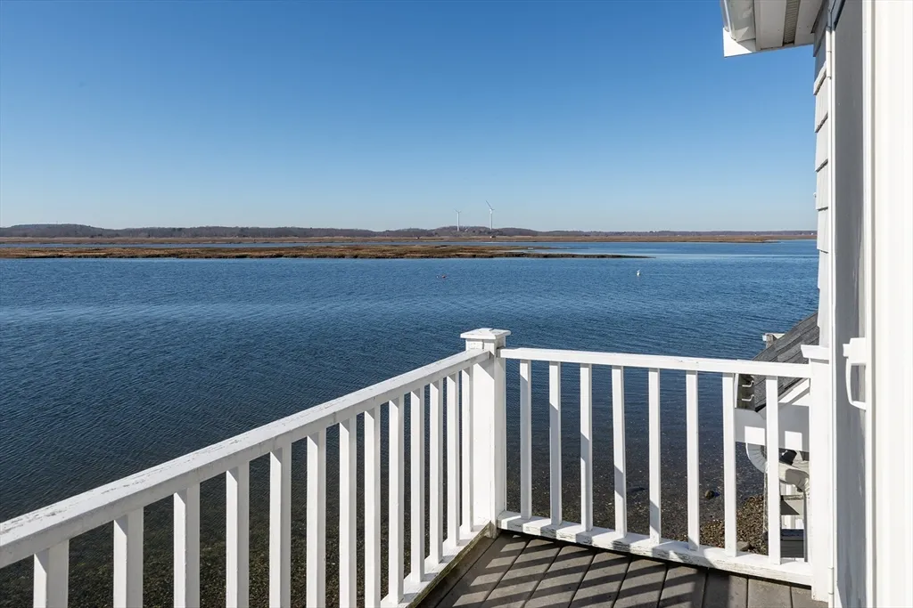 3 bed, 2 bath apartment for rent at 33 Eagle Hill Rd, Great Neck — photo 14 of 42