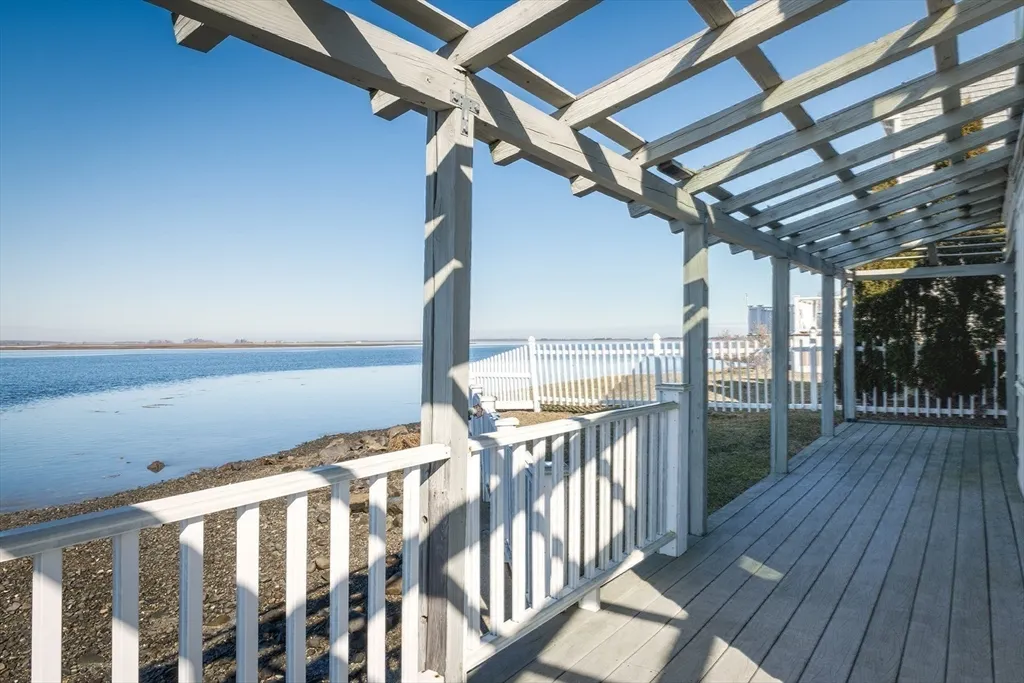 3 bed, 2 bath apartment for rent at 33 Eagle Hill Rd, Great Neck — photo 35 of 42