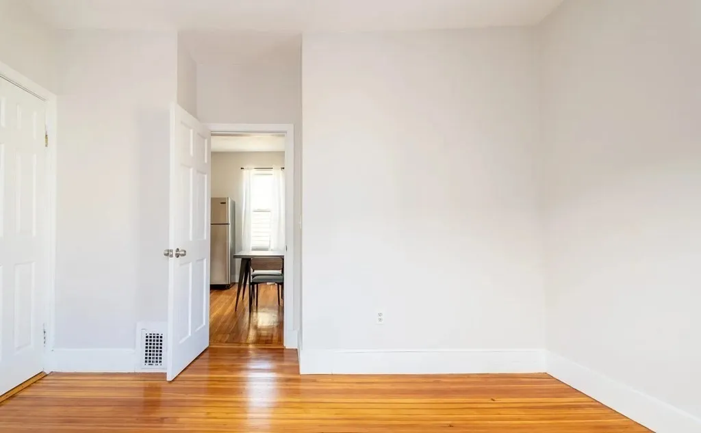 3 bed, 1 bath apartment for rent at 33 Edison Green St Unit 3, Dorchester — photo 7 of 11