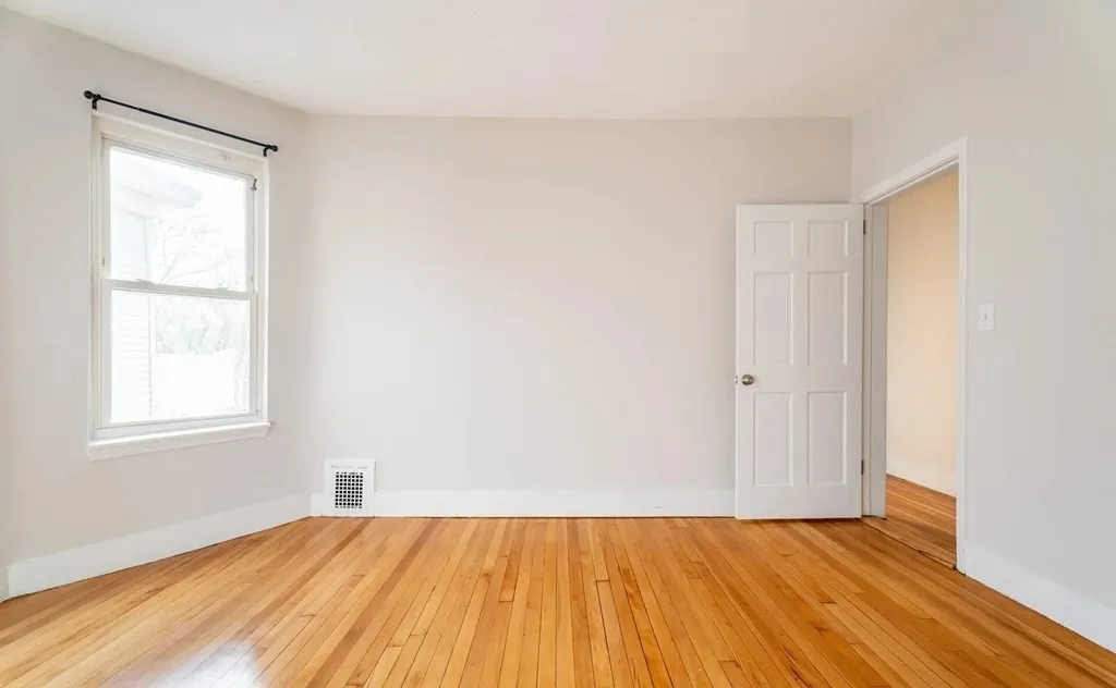 3 bed, 1 bath apartment for rent at 33 Edison Green St Unit 3, Dorchester — photo 10 of 11