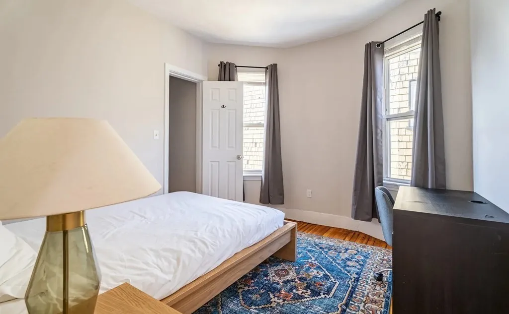3 bed, 1 bath apartment for rent at 33 Edison Green St Unit 3, Dorchester — photo 4 of 11