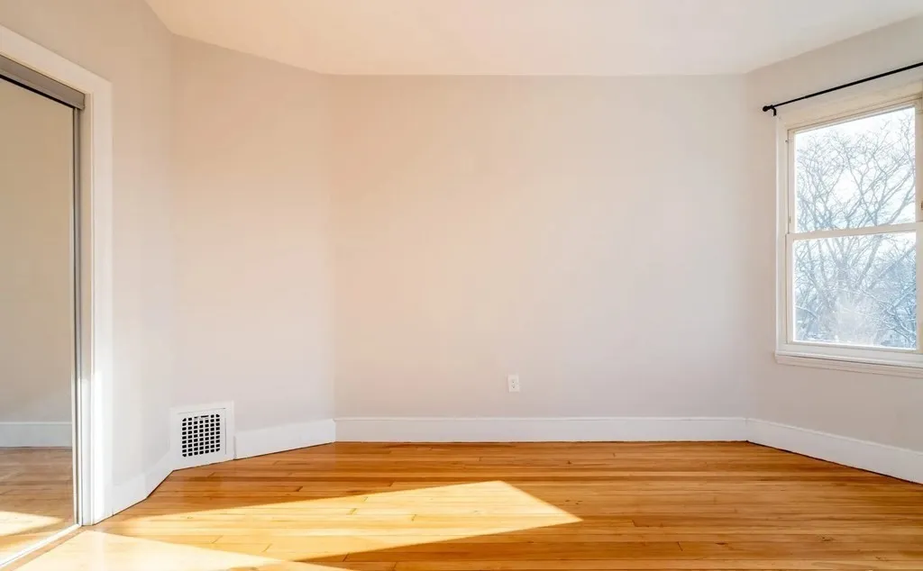 3 bed, 1 bath apartment for rent at 33 Edison Green St Unit 3, Dorchester — photo 8 of 11